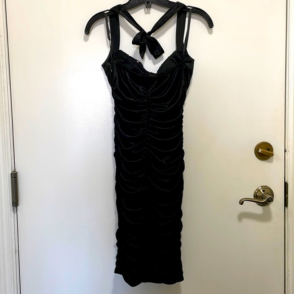 Le Chateau - Halter Neck Sequence Dress - Picture 2 of 4